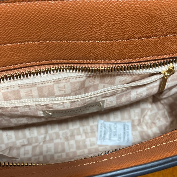 London Fog Tan Crossbody Bag - Picture 6 of 10